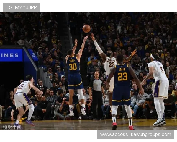 詹姆斯52分三双数据华丽，湖人加时险胜尼克斯